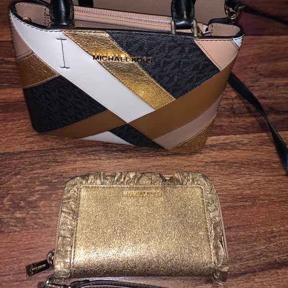Michael Kors Purse & Wallet - Picture 12 of 12